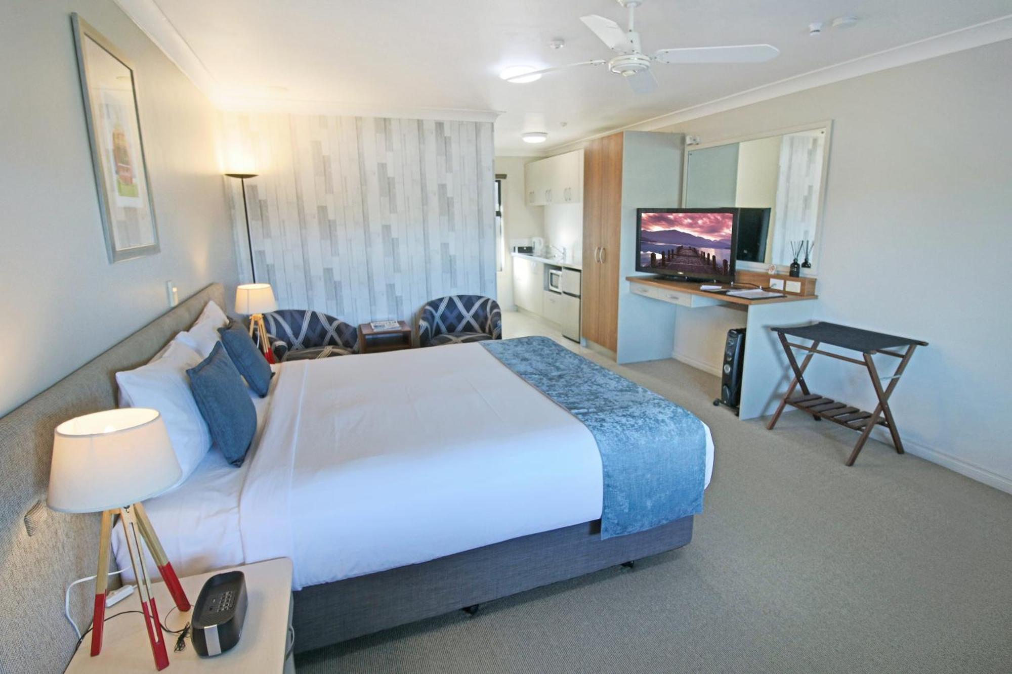 Whangaparaoa Lodge Экстерьер фото