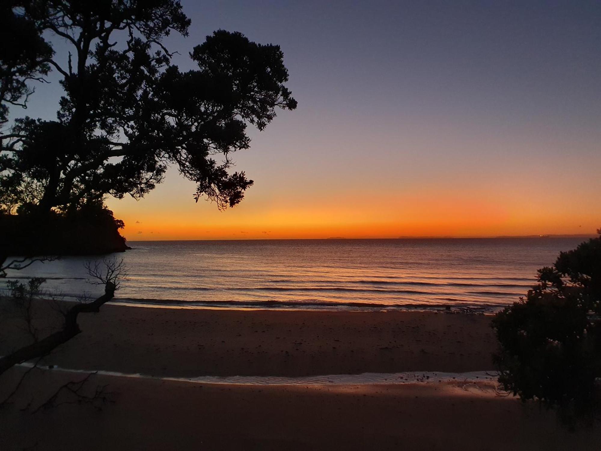 Whangaparaoa Lodge Экстерьер фото