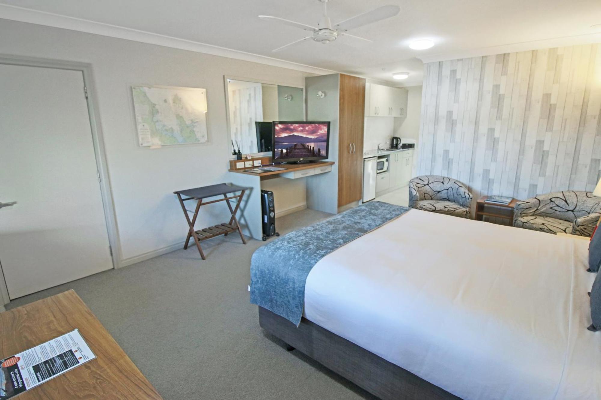 Whangaparaoa Lodge Экстерьер фото