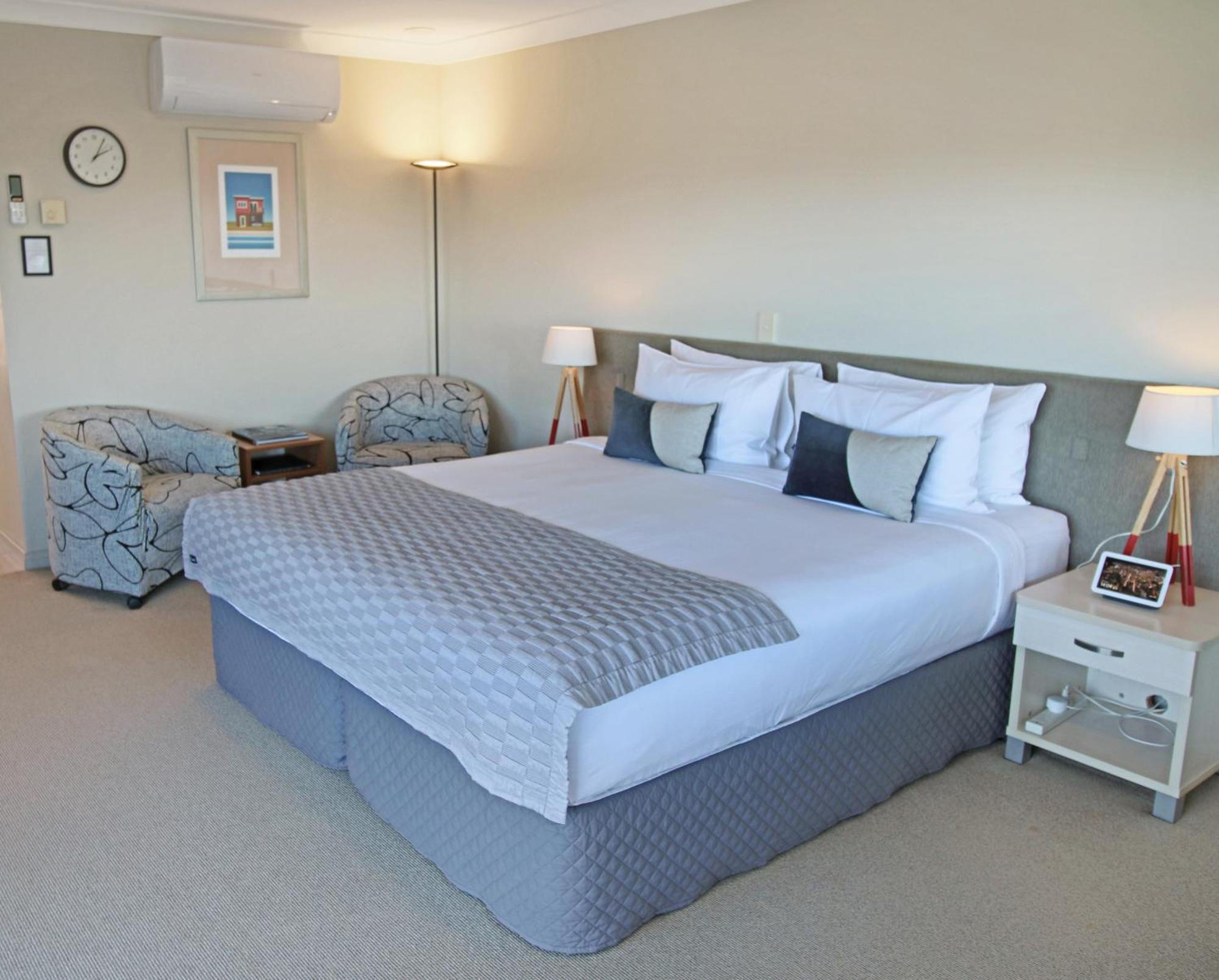 Whangaparaoa Lodge Экстерьер фото