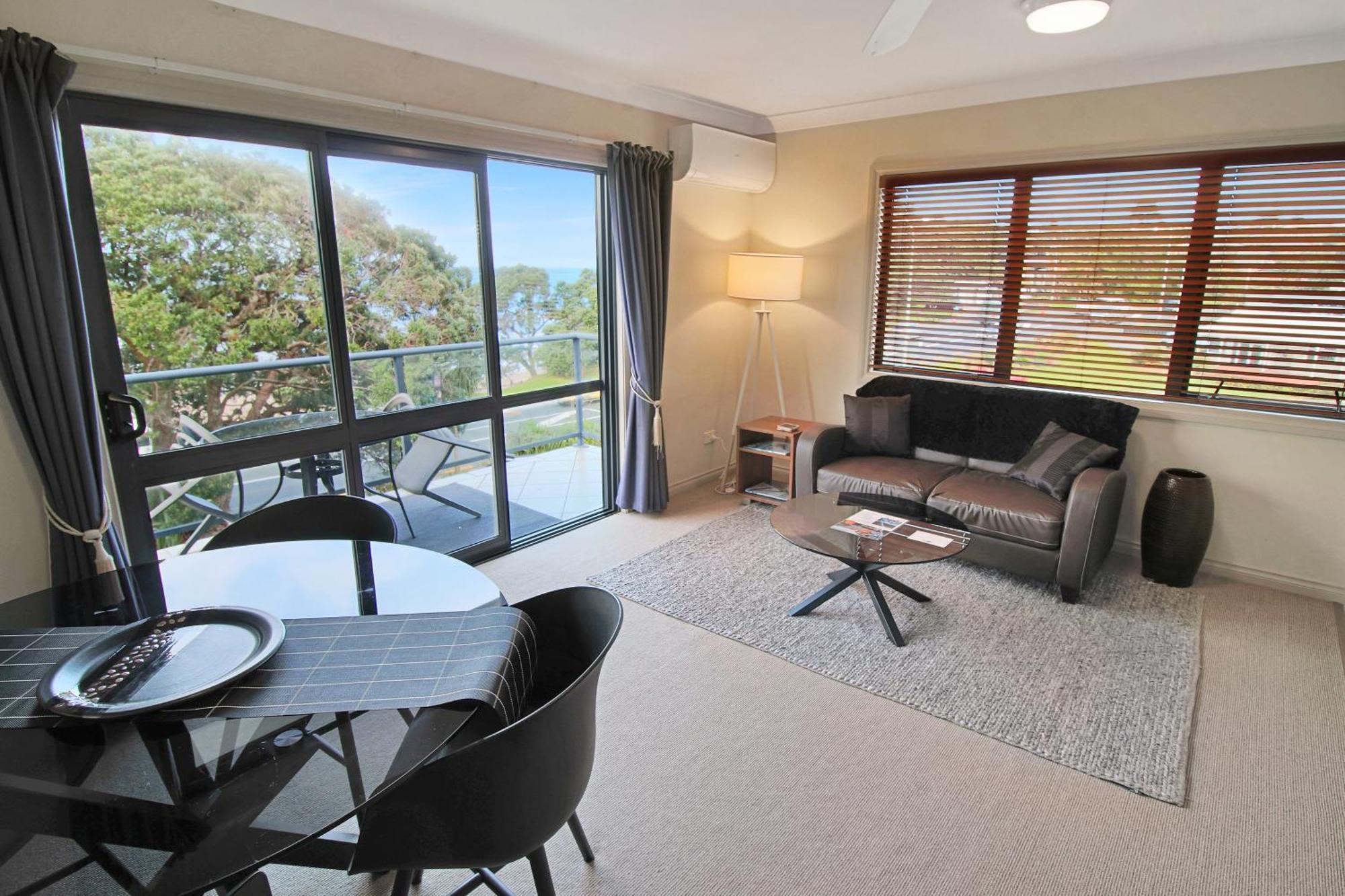 Whangaparaoa Lodge Экстерьер фото