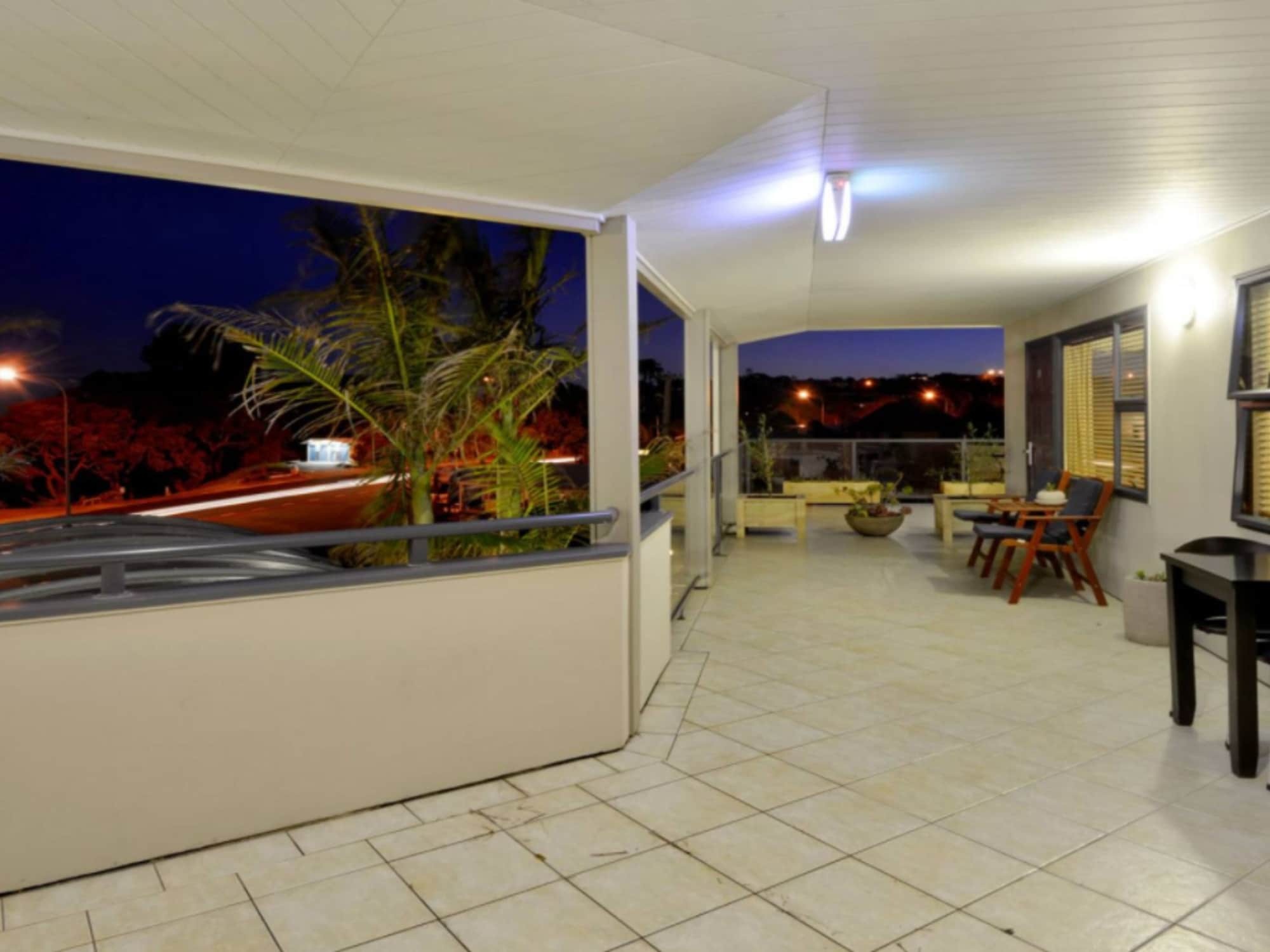 Whangaparaoa Lodge Экстерьер фото