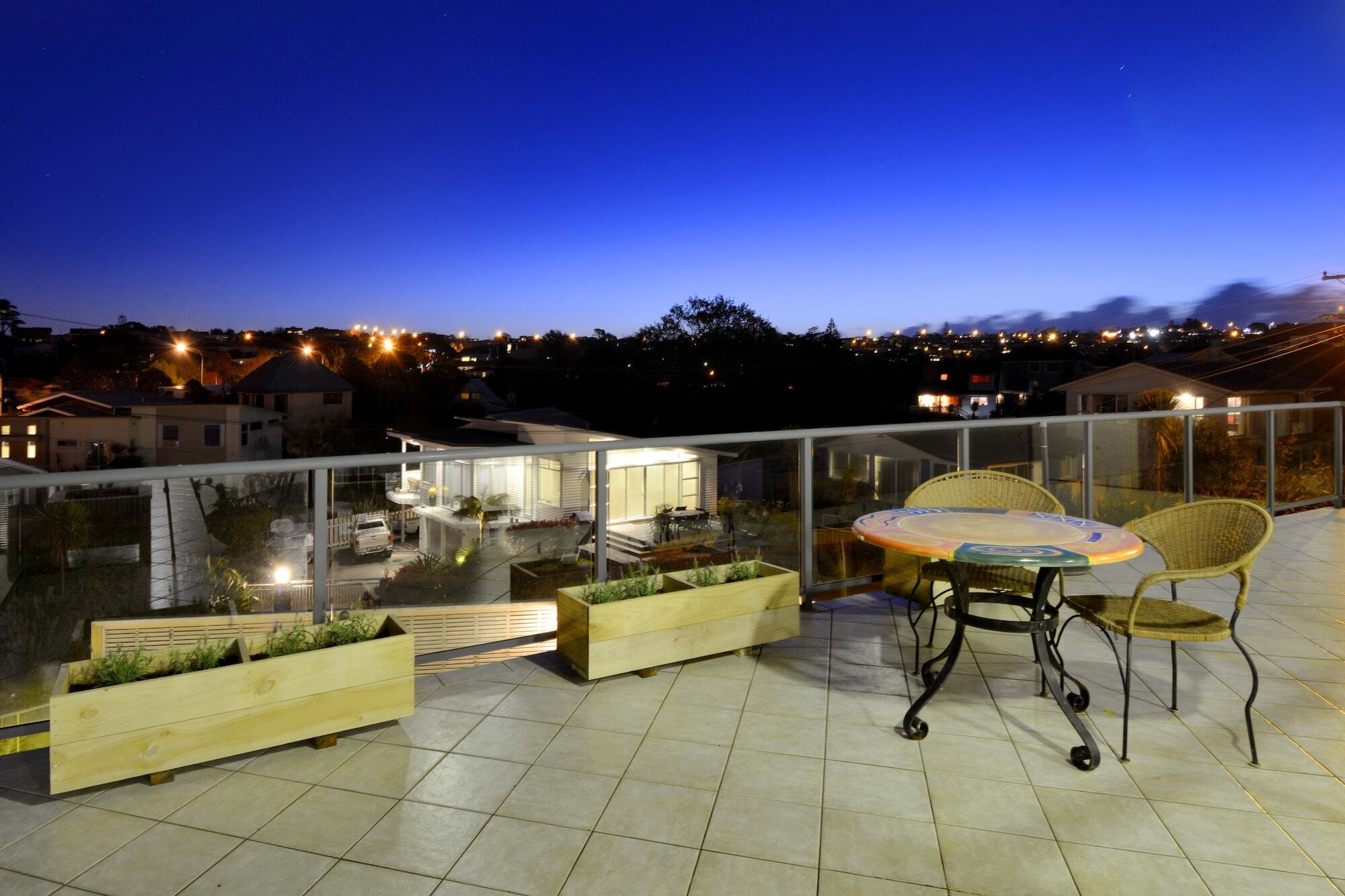 Whangaparaoa Lodge Экстерьер фото
